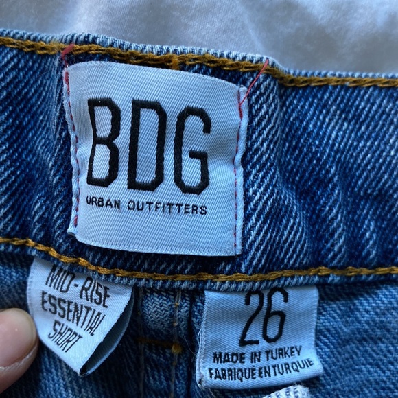 UO denim shorts - Picture 2 of 3